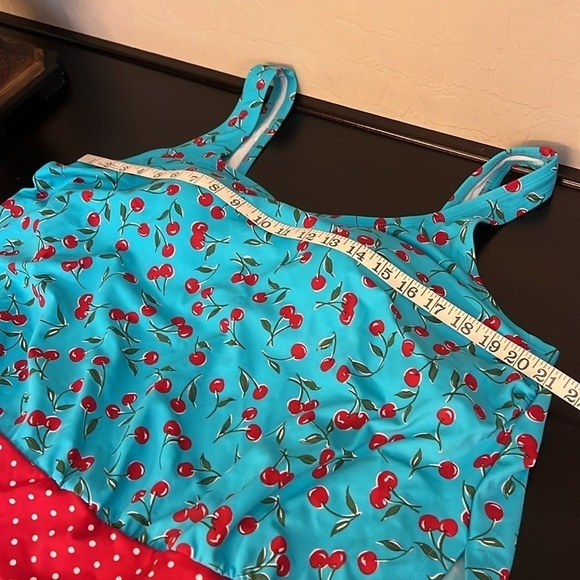 Catalina cherry print colorblock one piece swimsuit size 2XL - Picture 6 of 11